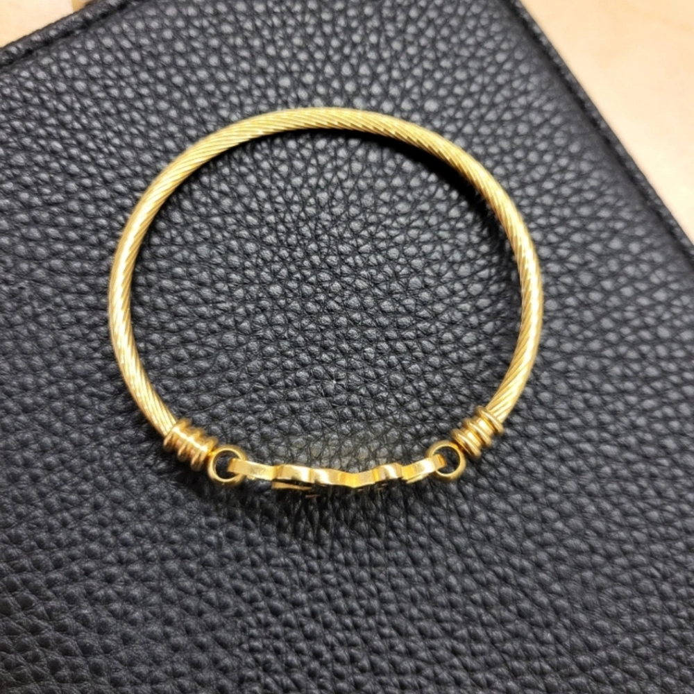 Gold Tous Bangle - Picture 5 of 8